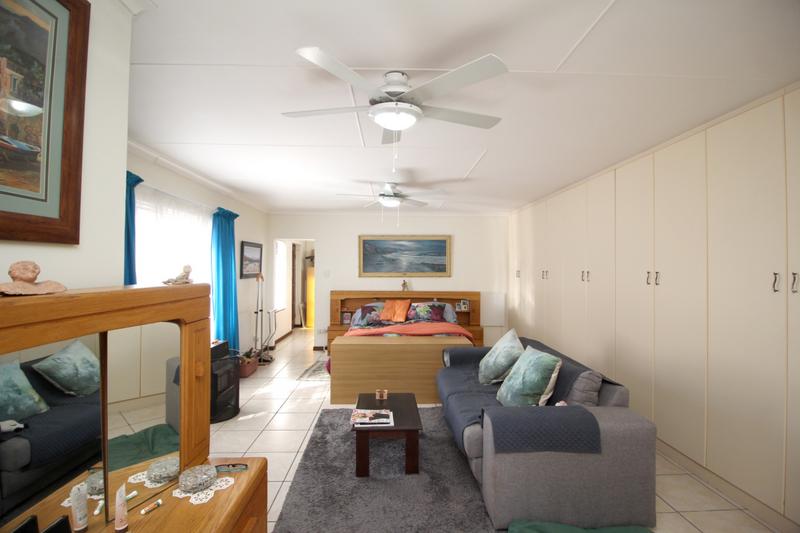 4 Bedroom Property for Sale in Fraaiuitsig Western Cape